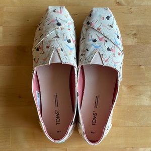 Brand new TOMS Alpargata with adorable goat yoga print